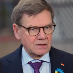 Ukraine to receive 90 billion euro credit
