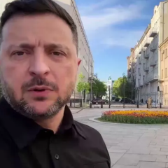 Зеленский не советует иностранцам ехать в Москву 9 мая