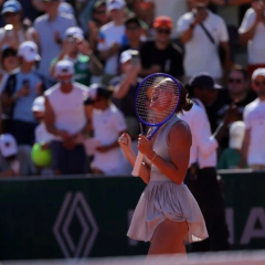 Marta Kostyuk on the Roland Garros court