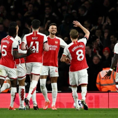 Football match Arsenal vs Bayer