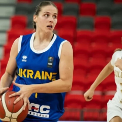 Young Ukrainian basketball player with title