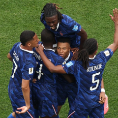 France joyfully advances to playoffs