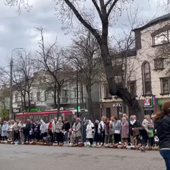 Куличи верующих в Московской и Украинской церквах