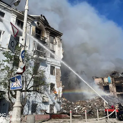 Фото руйнування п'ятиповерхівки в Краматорську