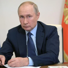 Putin celebrates the restoration of Russia's membership
