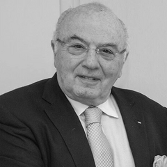 Фото почесного члена МОК Ніколау