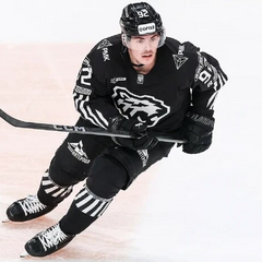 Французький хокеїст виступає на Олімпіаді