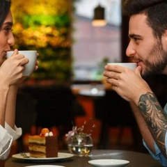 Дівчина і хлопець на побаченні