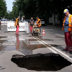 Провалля на центральній вулиці Житомира