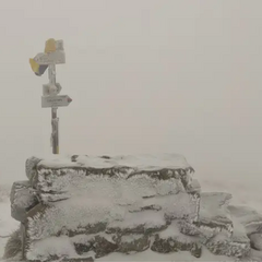 Зима на горі Піп Іван: рятувальники зафіксували −3 °C