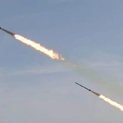 Пожежа в Харкові: ракета пошкодила будинки