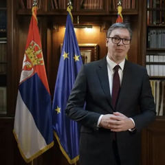 Президент Сербії Вучич на перегляді