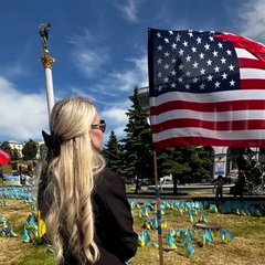 Донька Келлога вшанувала загиблих добровольців