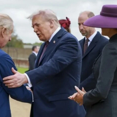 Король Чарльз жартує з Меланії Трамп