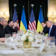 Зеленский и Трамп на переговорах