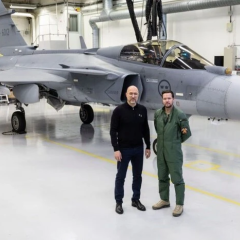 Два літаки Gripen в повітрі