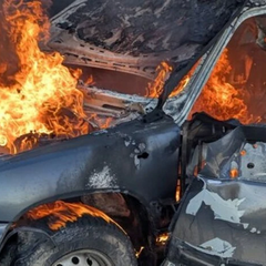 Російський дрон атакує цивільну автівку