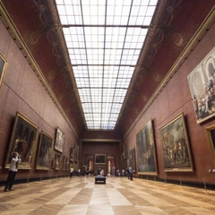 Лувр після пограбування: співробітники музею відмовляються працювати