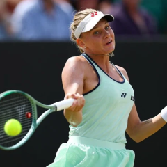Dayana Yastremska on the tennis court in Parma