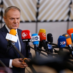 Изображение Дональда Туска и президента Навроцкого