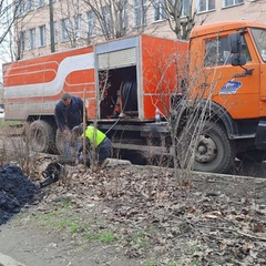 Скарби з каналізації: сумки, іграшки, самокат
