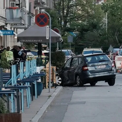 Автомобіль в'їхав у натовп: десяток постраждалих