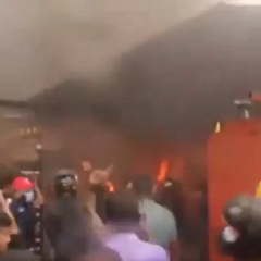 Підпалений будинок експрем'єра в Непалі