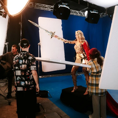 Оля Полякова залучила ЛГБТ-хор та штучний інтелект