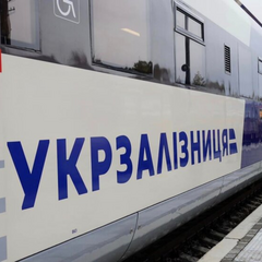 Много людей ждут билетов