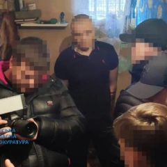 В альтернативных вариантах представлены трое преступников