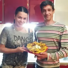 Экс-супруга Максима Нелипы прогуливает похороны