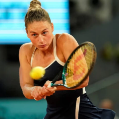 Елену Костюк победила на World Tennis League