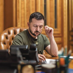 Зеленский подписал закон о декларации