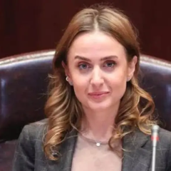Дар'я Володіна складає мандат