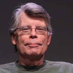 Фото Стивена Кинга во время обращения о ликвидации Путина