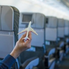 самолет на стартовой полосе