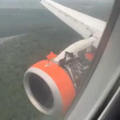 Поломка двигателя у самолета в воздухе