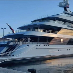 Елітна яхта Медведчука не продається