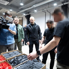 Зеленський поставив завдання виробляти 1000 дронів-перехоплювачів на добу
