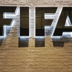 ФІФА не показує антирасистські гасла