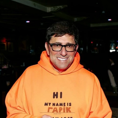 Гарік Корогодський з вчителькою української мови