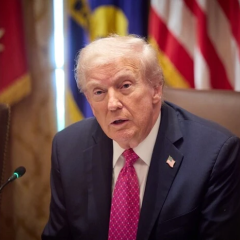 Трамп обсуждает контроль над нефтью