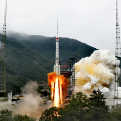 Супутник-прибиральник Shijian-21 на орбіті