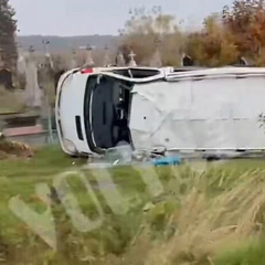 Бус ТЦК перекинувся біля цвинтаря