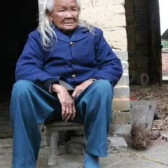 Жінка в лікарні Китаю