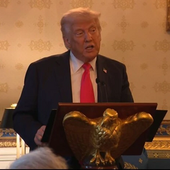 Трамп молиться в Білому домі