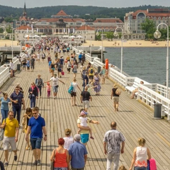 Більше туристів, ніж місцевих жителів