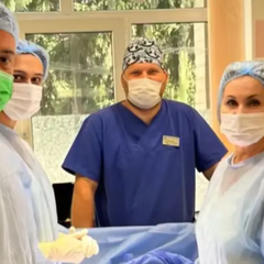 Пацієнтка після операції на столі