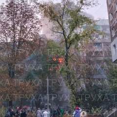 Багатоповерхівка у Дніпрі після обстрілу