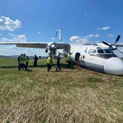 Полум'яний Ан-24 під час посадки